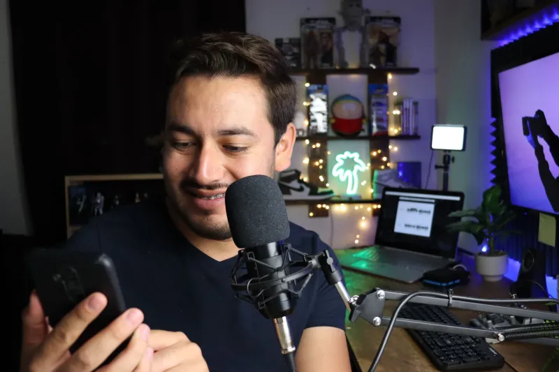 Selling Out vs. Scaling Up: How Smart Streamers Stay Themselves While Making Real Money